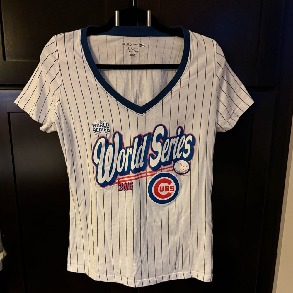 Chicago Cubs World Series Pinstripe Short Sleeve Tee Shirt NWOT